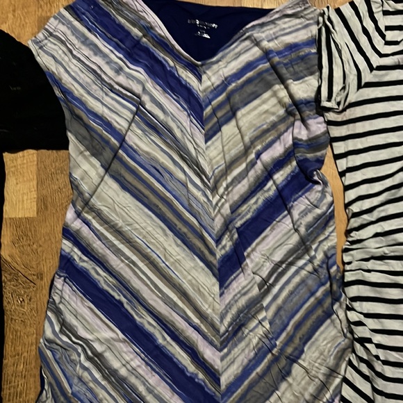 Bundle of maternity shirts - Picture 3 of 7